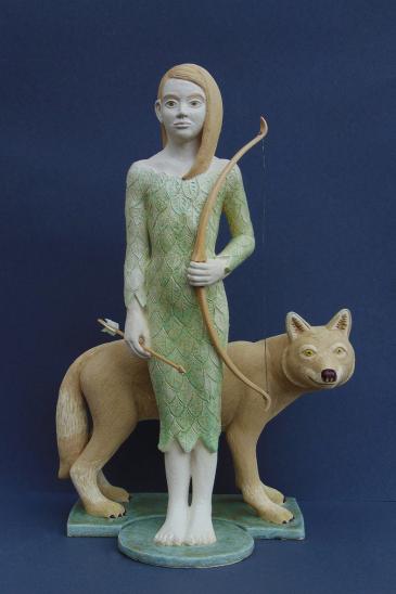 WOLFSAUGE, Keramik, (Pfeil und Bogen aus Holz), H.47cm, B.13cm, 2020