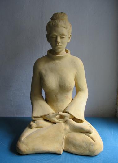 Weiblicher Buddha, Keramik, H.75cm, B.48cm, 2005