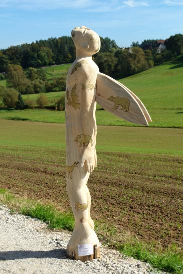 VERWANDLER, ein Engel mit seine Artenvielfalt,  Kiefernholz, H.200cm, B.60cm, 2010