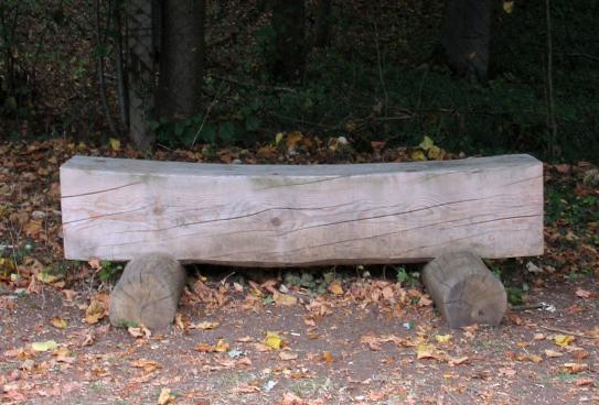 BANK AUS FICHTENHOLZ MIT EICHENFÜSSEN